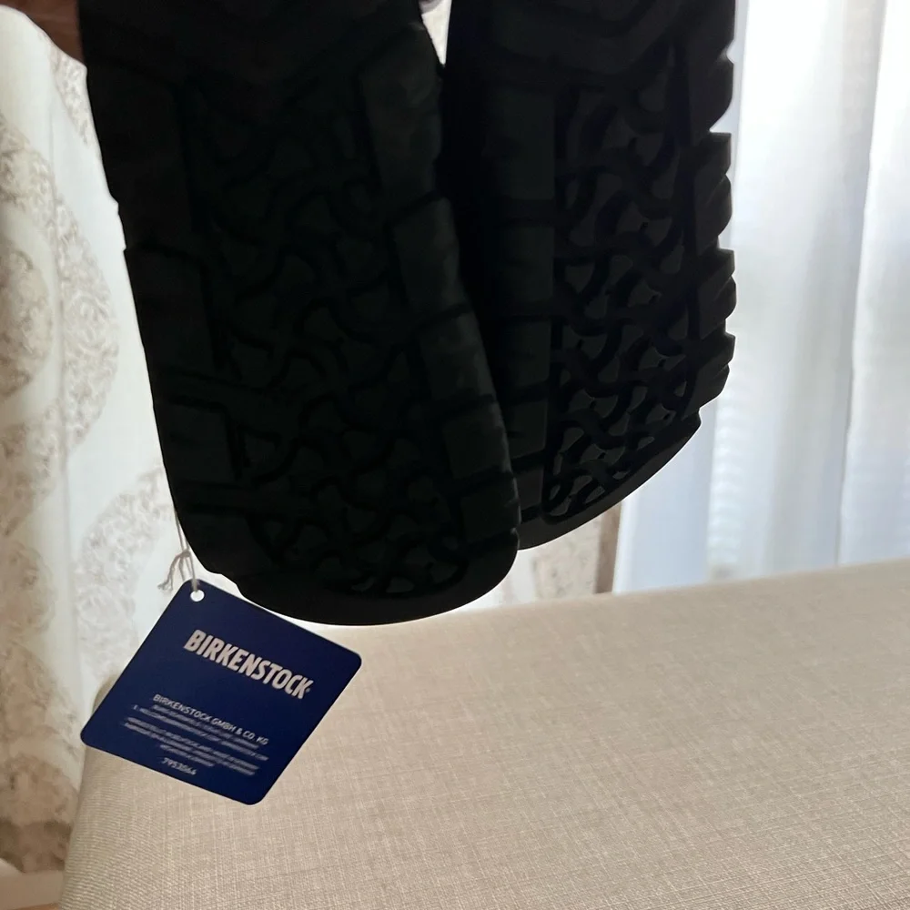 Birkenstock Kids size 28 (10-10.5) Mogami Sandals